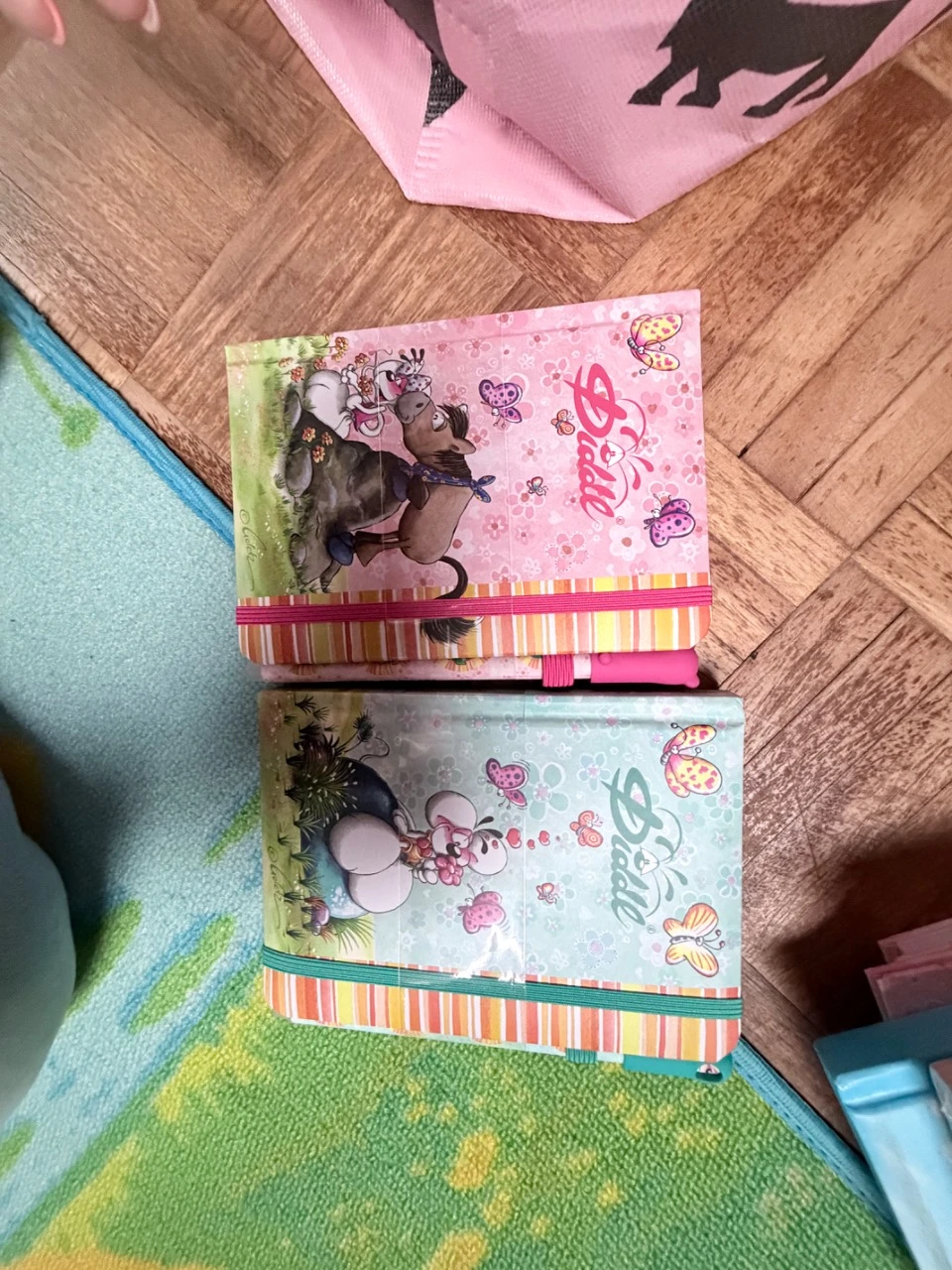 Boekje met pen galupy